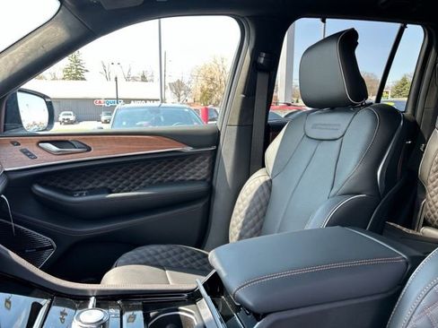 New 2026 Jeep Grand Cherokee Summit AWD/4WD image 39