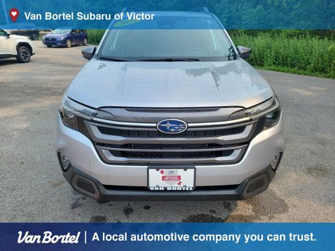 Certified 2025 Subaru Forester Limited AWD/4WD image 8