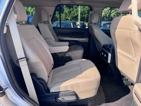 Used 2023 Ford Expedition Limited AWD/4WD image 33