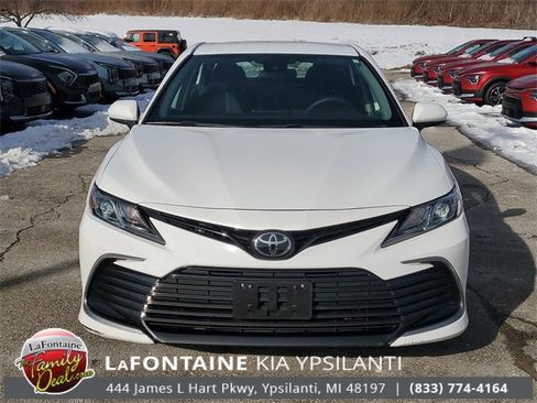 Used 2021 Toyota Camry LE image 2