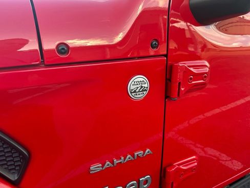 Used 2023 Jeep Wrangler Unlimited Sahara AWD/4WD image 20