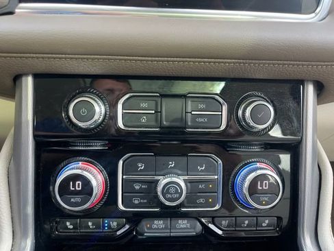 Used 2021 GMC Yukon XL Denali w/ Denali Ultimate Package AWD/4WD image 33