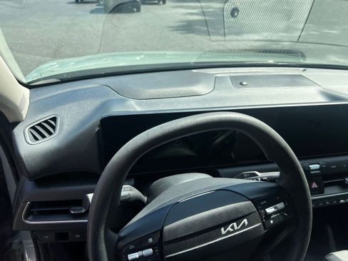 Used 2025 Kia K4 LXS image 29