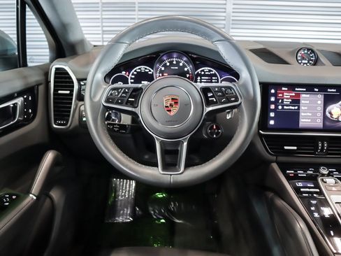 Certified 2023 Porsche Cayenne Coupe image 13