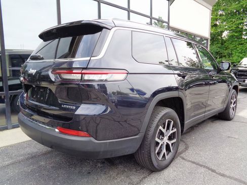 Used 2023 Jeep Grand Cherokee L Limited w/ Luxury Tech Group II AWD/4WD image 5