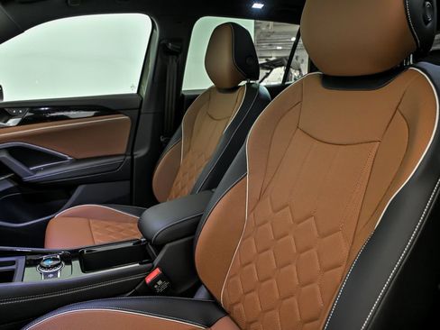 New 2026 Volkswagen Tiguan SEL R-Line AWD/4WD image 7