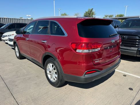 Used 2017 Kia Sorento FWD image 3