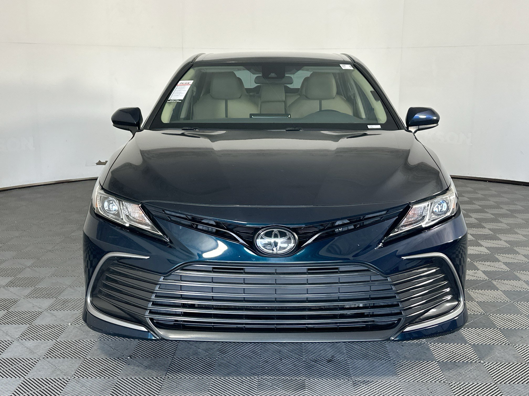 Used 2021 Toyota Camry LE FWD image 8