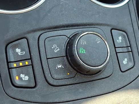 Used 2024 GMC Terrain SLT image 28