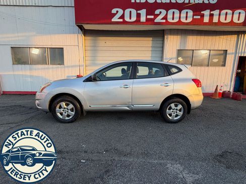 Used 2011 Nissan Rogue S image 2