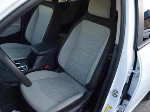 Used 2023 Chevrolet Equinox LS w/ LS Convenience Package image 11