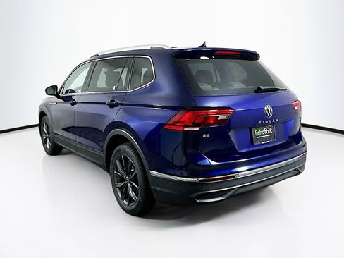 Used 2022 Volkswagen Tiguan SE w/ Panoramic Sunroof Package image 5