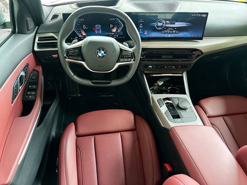 Certified 2025 BMW 330i Sedan RWD image 23