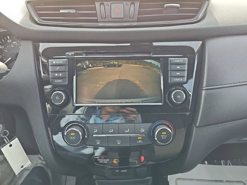 Used 2019 Nissan Rogue S w/ Special Edition Package image 22