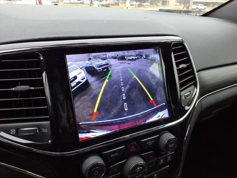 Certified 2019 Jeep Grand Cherokee Limited image 16