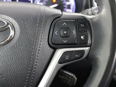 Used 2019 Toyota Highlander Limited image 28