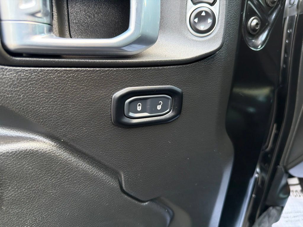 Used 2024 Jeep Wrangler Unlimited Sport AWD/4WD image 14