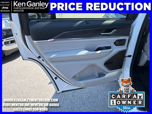 Used 2023 Jeep Grand Cherokee L Overland w/ Advanced Protech Group III AWD/4WD image 19