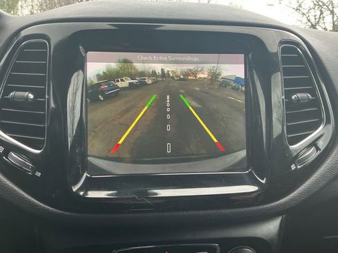 Used 2018 Jeep Compass Limited w/ Navigation Group AWD/4WD image 13