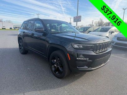 Certified 2025 Jeep Grand Cherokee Limited w/ Black Appearance Package