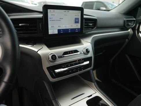 Used 2022 Ford Explorer XLT RWD image 28