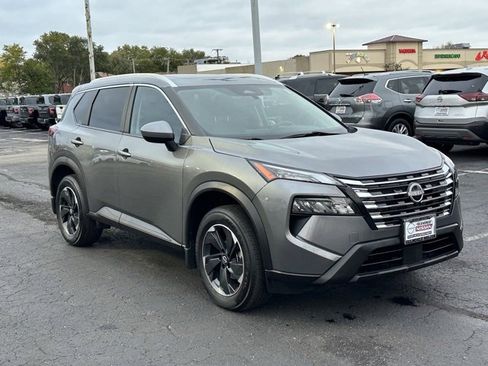Certified 2024 Nissan Rogue SV w/ SV Premium Package image 3