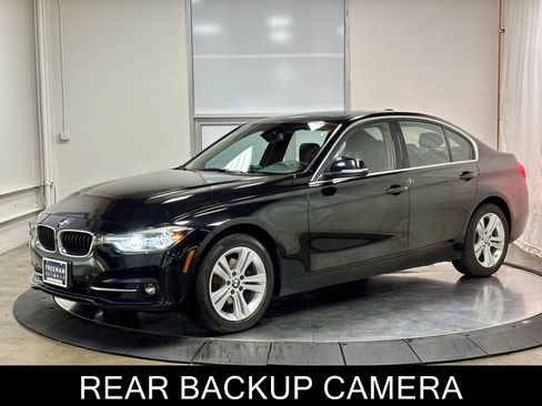 Used 2018 BMW 330i xDrive Sedan w/ Convenience Package AWD/4WD image 4