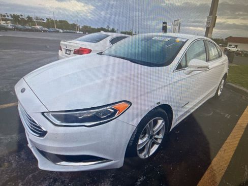 Used 2018 Ford Fusion SE w/ Equipment Group 602A FWD image 1