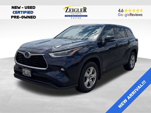 Used 2021 Toyota Highlander LE AWD/4WD image 1