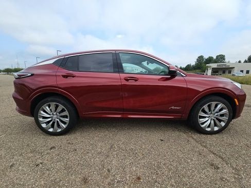 Used 2024 Buick Envista Avenir FWD image 2