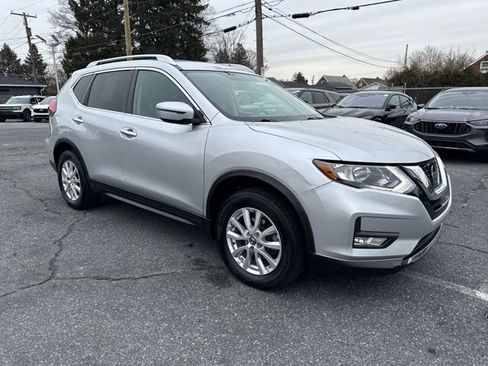 Used 2017 Nissan Rogue SV image 7