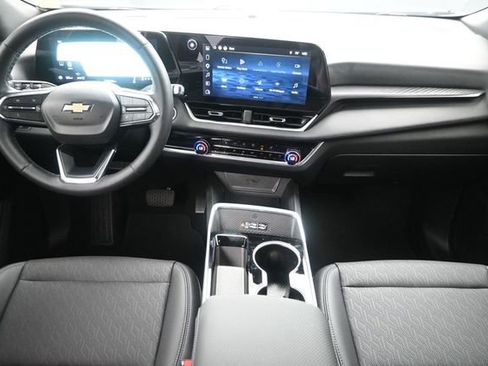 Used 2025 Chevrolet Equinox LT w/ Convenience Package II AWD/4WD image 18