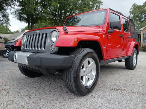 Used 2014 Jeep Wrangler Unlimited Sport image 3