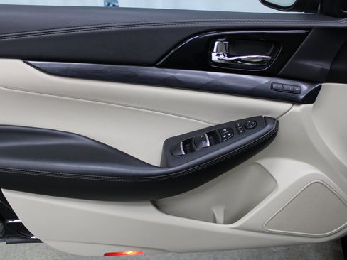 Used 2020 Nissan Maxima Platinum image 13