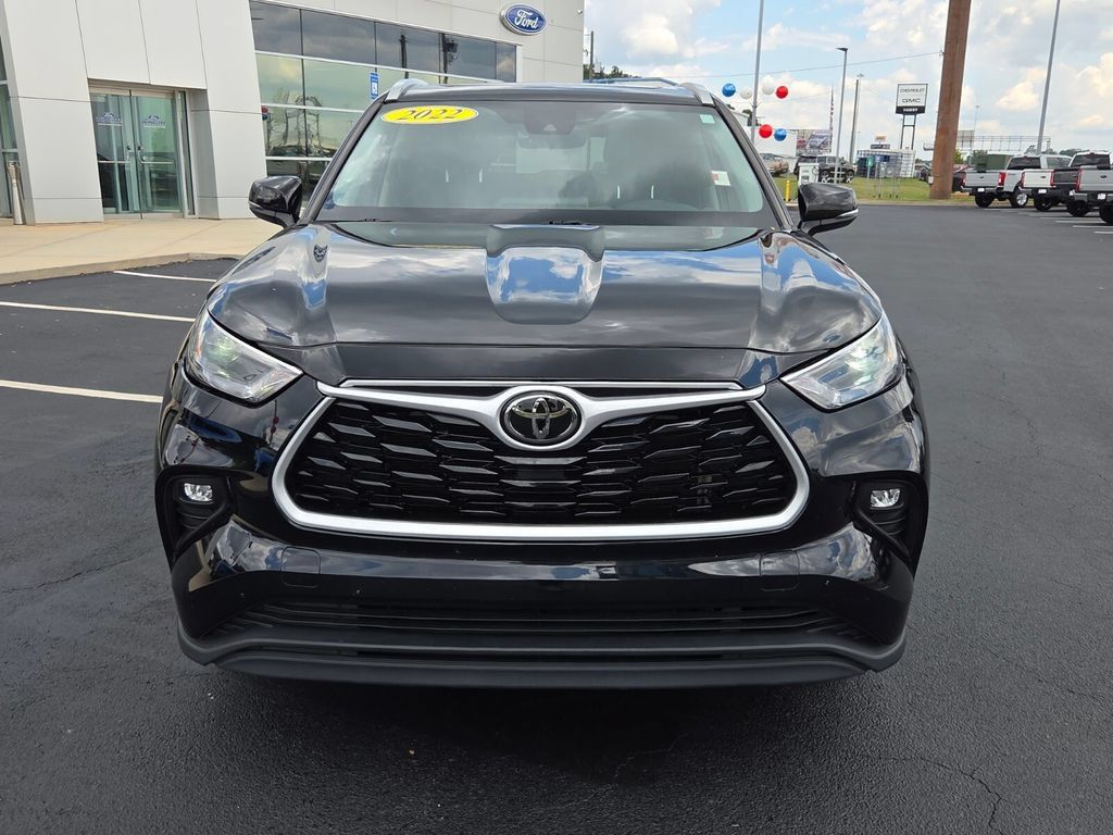 Used 2022 Toyota Highlander XLE FWD image 27