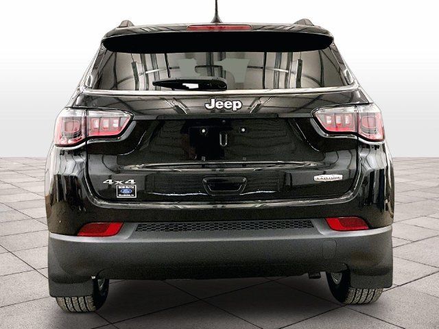 Used 2022 Jeep Compass Latitude w/ Convenience Group AWD/4WD image 4