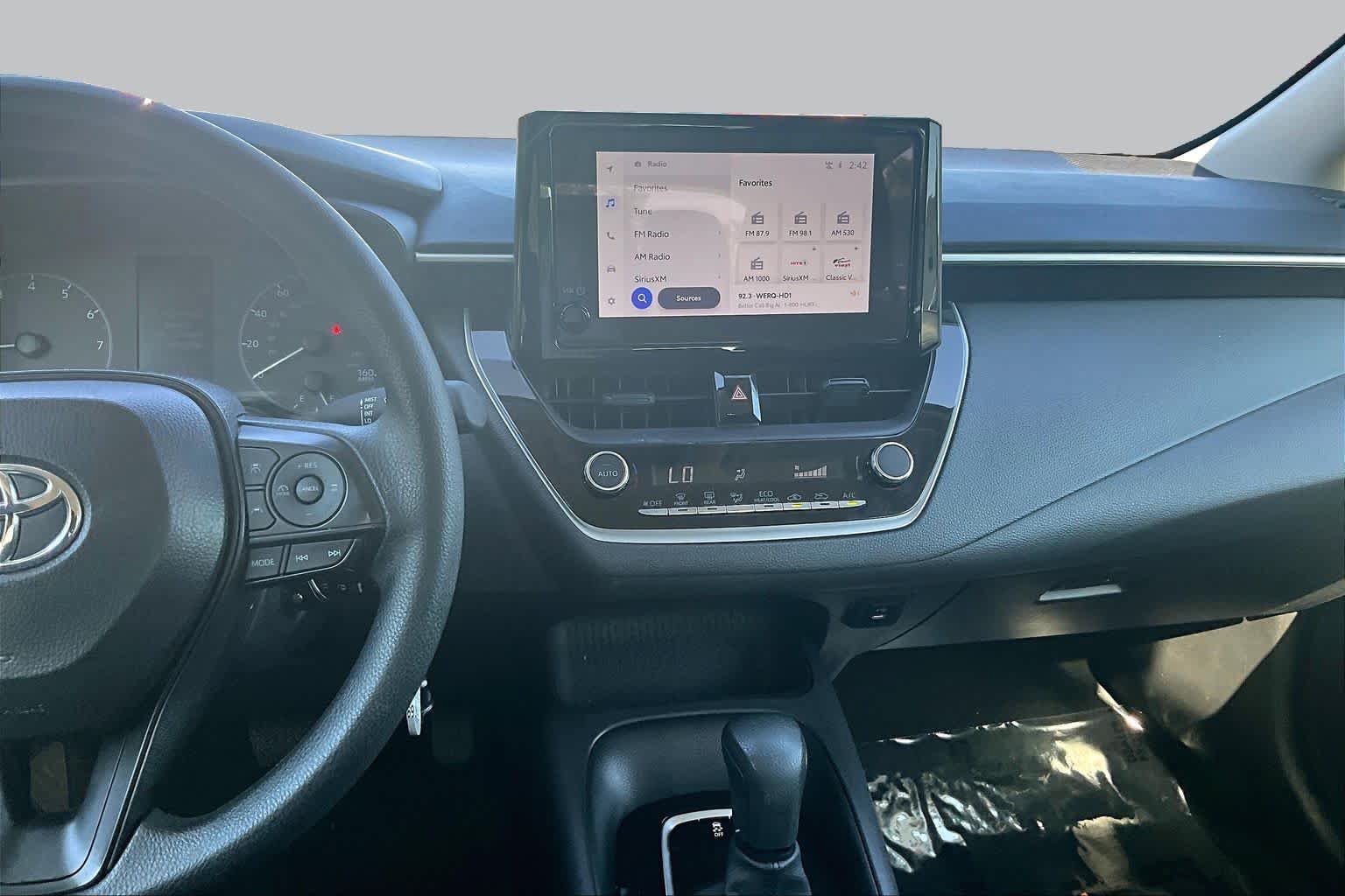 Used 2025 Toyota Corolla LE FWD image 7