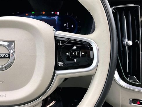 Used 2024 Volvo S60 B5 Plus image 23