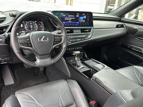 Certified 2022 Lexus ES 350 Ultra Luxury w/ Accessory Package 2 image 16