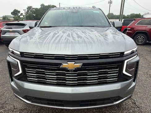 New 2026 Chevrolet Suburban High Country AWD/4WD image 2
