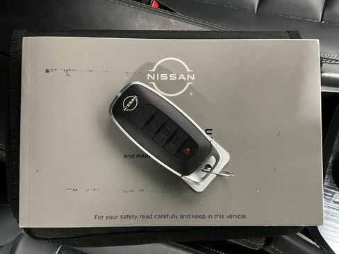 Used 2023 Nissan Rogue SL image 13