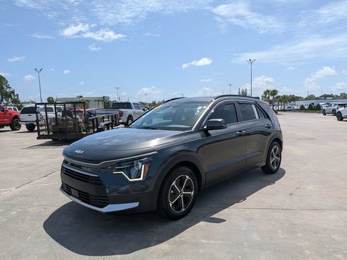 Certified 2023 Kia Niro EX FWD image 4