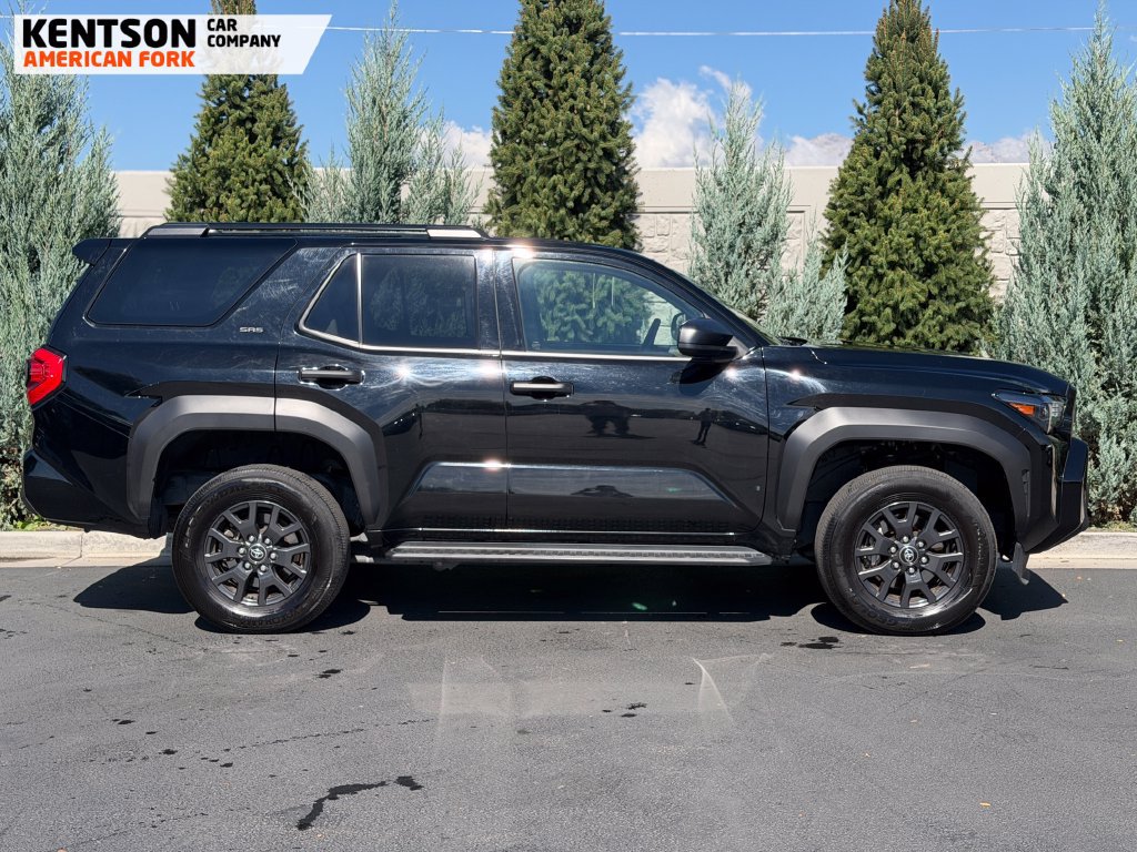 Used 2025 Toyota 4Runner SR5 AWD/4WD image 9