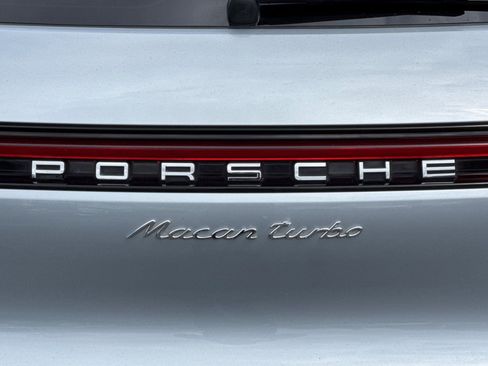 Used 2021 Porsche Macan Turbo AWD/4WD image 47