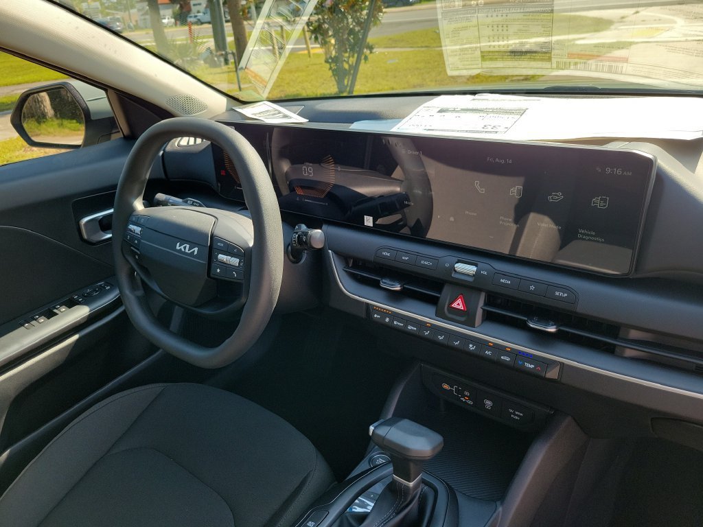 New 2026 Kia K4 FWD image 8