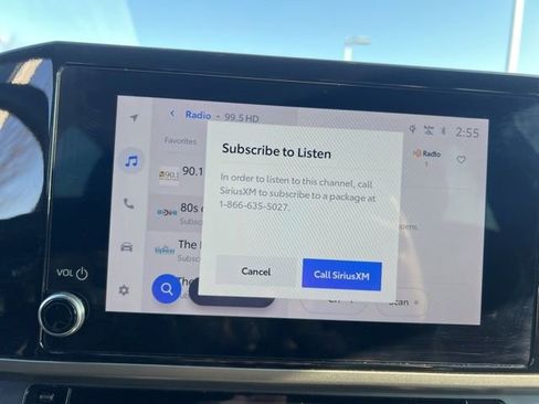 Used 2025 Toyota Camry SE image 18