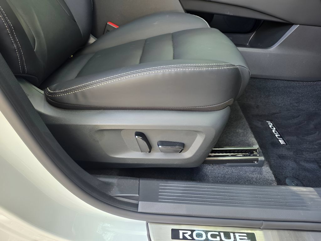 Used 2023 Nissan Rogue SL w/ SL Premium Package AWD/4WD image 12