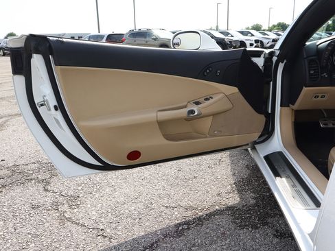 Used 2008 Chevrolet Corvette Convertible w/ Preferred Equipment Group RWD image 7