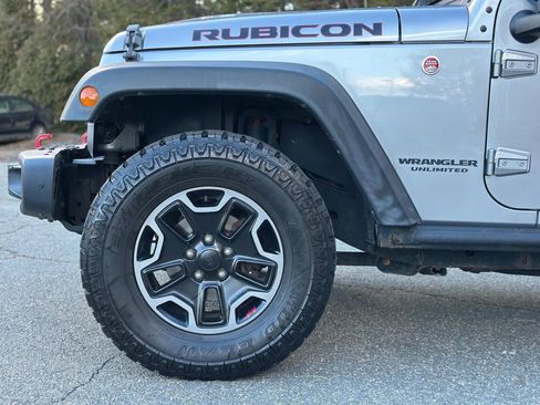 Used 2016 Jeep Wrangler Unlimited Rubicon image 34