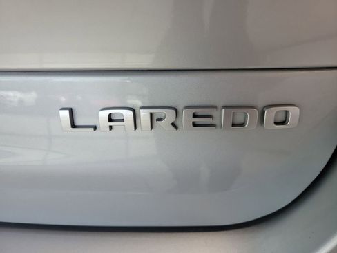 Used 2024 Jeep Grand Cherokee L Laredo AWD/4WD image 11